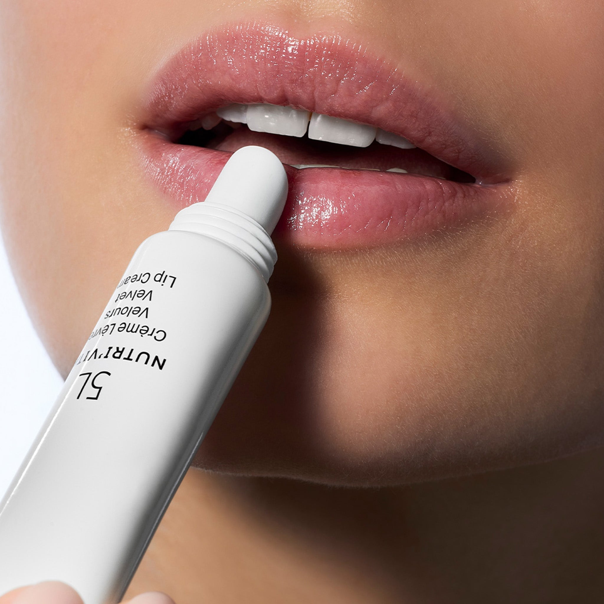 5L NUTRI'VITAL Velvet Lip Cream