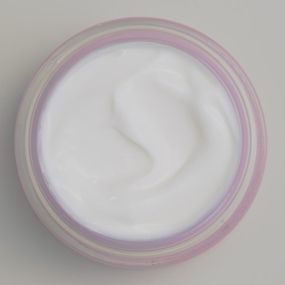 Video laden: 560 LUMIN'ÉCLAT Beautifying Cream